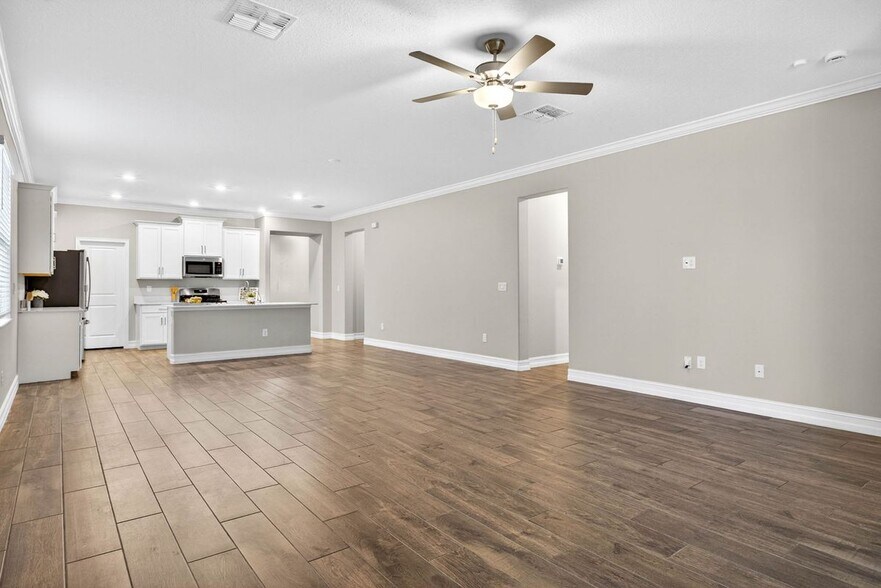 Building Photo - 19462 Forest Garden Ct