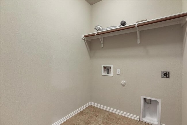 Building Photo - 2208 Tranquility Ln