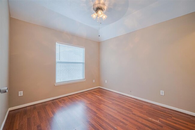 Building Photo - 3911 Fall Branch Dr