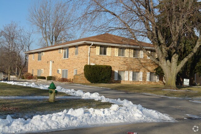 Primary Photo - 118 NW College Ave
