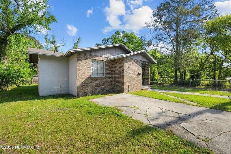 Building Photo - 1603 W 29th St