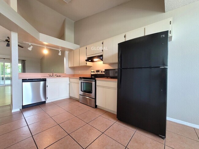 Building Photo - 3BR Orlando Home with Community Pool in De...
