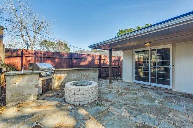 Building Photo - 4306 Benning Dr
