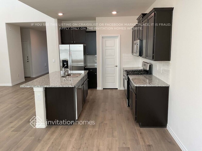 Building Photo - 7409 Mayplace Dr