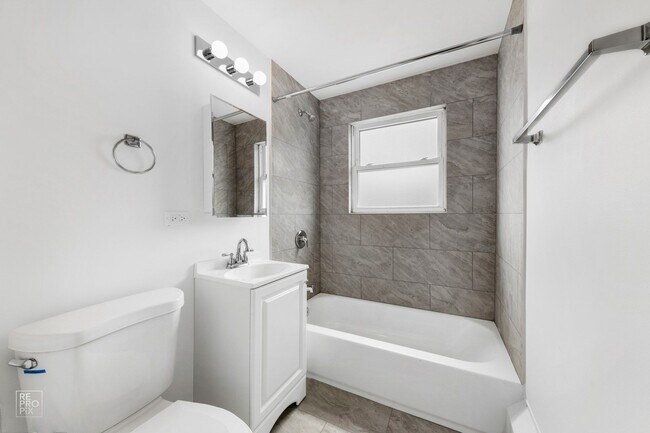 Building Photo - 2025 E 72nd Street