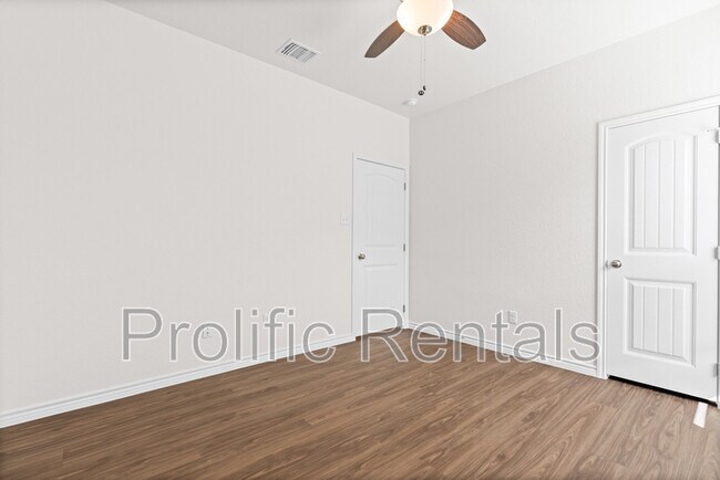 Building Photo - 5110 Rose Gdn Lp