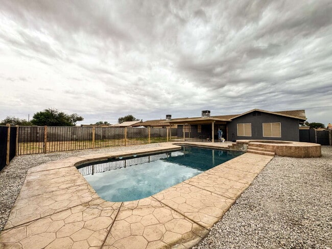 Building Photo - "Charming 4-Bedroom, 2 Bathroom Pool Home in Ocotillo!" HALF OFF FIRST MONTH'S RENT IF A LEASE IS...