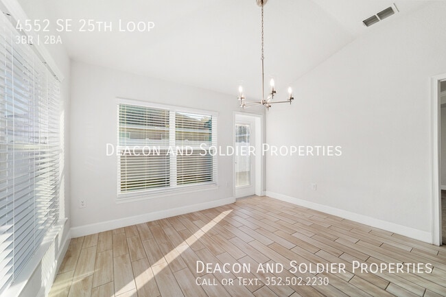 Building Photo - 4552 SE 25th Loop