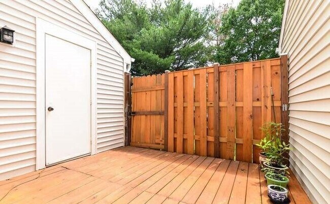 Building Photo - 21740 Calamary Cir