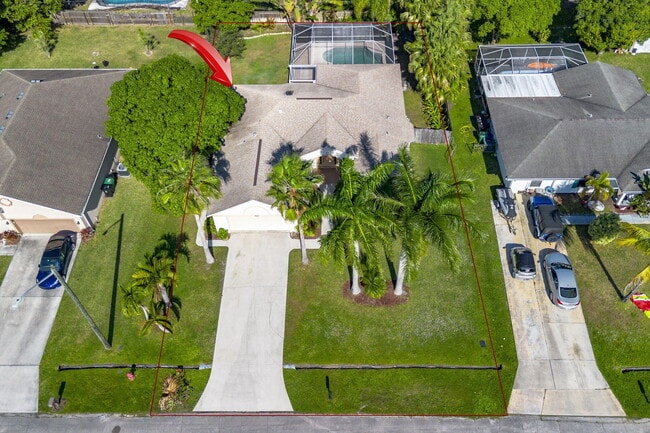 Building Photo - 967 SE Browning Ave