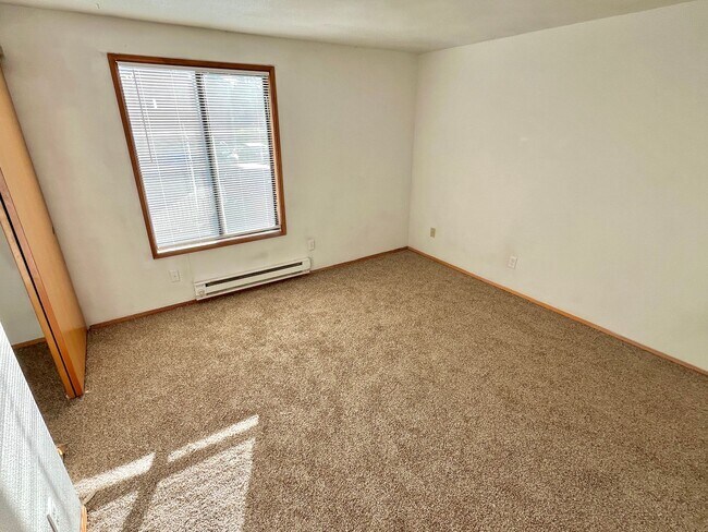 Building Photo - KOVSO01