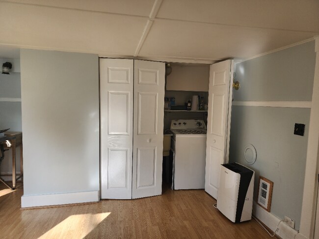 Building Photo - 18 Kenilworth St