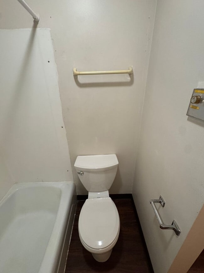 Building Photo - 1 Bedroom 1 Bath-Moon Township