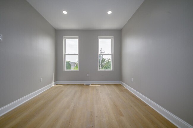 Building Photo - 1709 Edmondson Ave