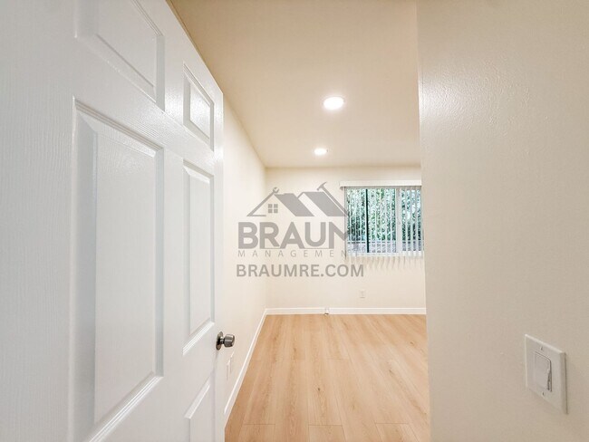 Building Photo - 11839 Burbank Blvd