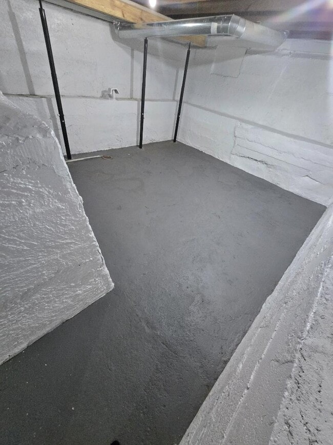 Building Photo - 148 N Dade Ave