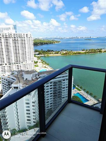 Building Photo - 650 NE 32nd St