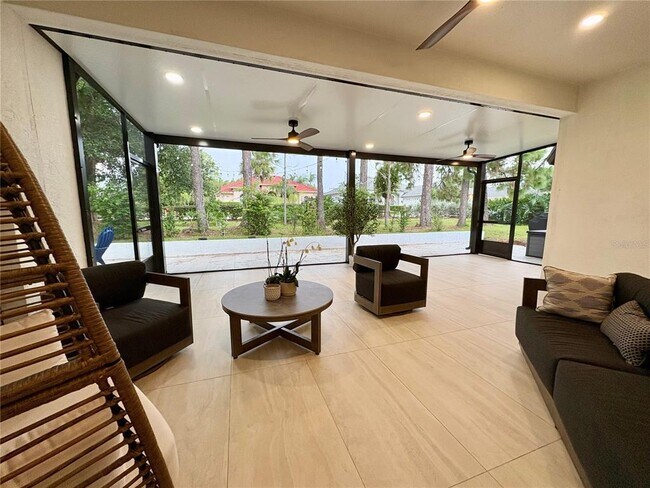 Building Photo - 10413 Canary Isle Dr
