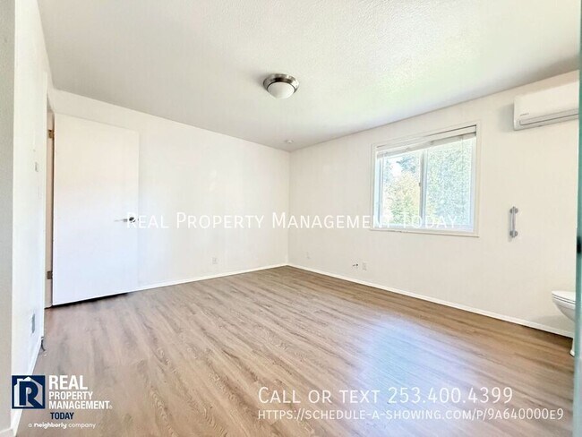 Building Photo - 9518 Wheeler Ave