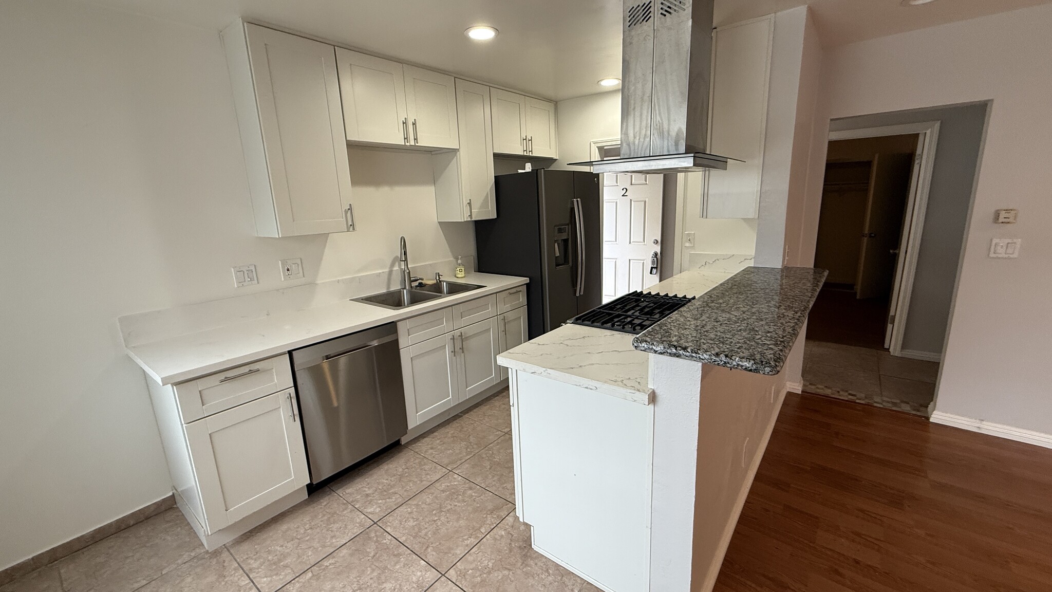 Refrigerator, Dishwasher - 913 Marine St