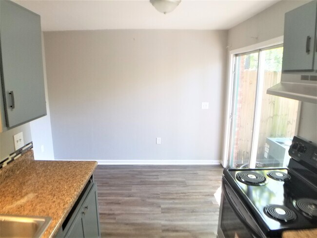 Building Photo - 815 Raleigh St