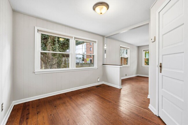 Building Photo - 2be/1ba House in the Heart Of Carrboro with Gym & Sauna