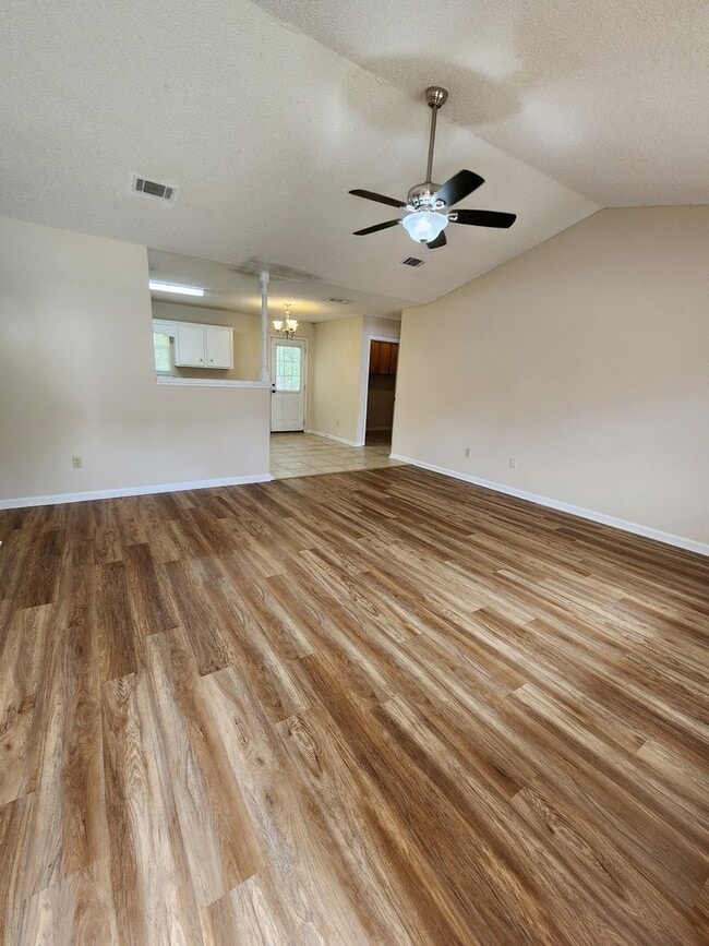 Building Photo - 906 Rice Ct