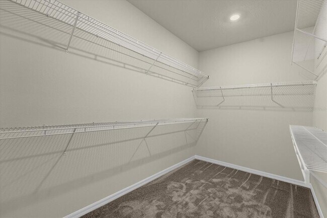 Building Photo - 10411 Pk Ests Ave