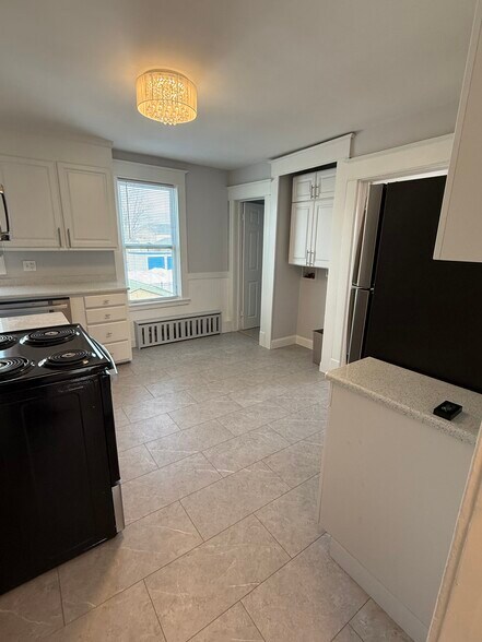 Building Photo - 1050 Princetown Rd