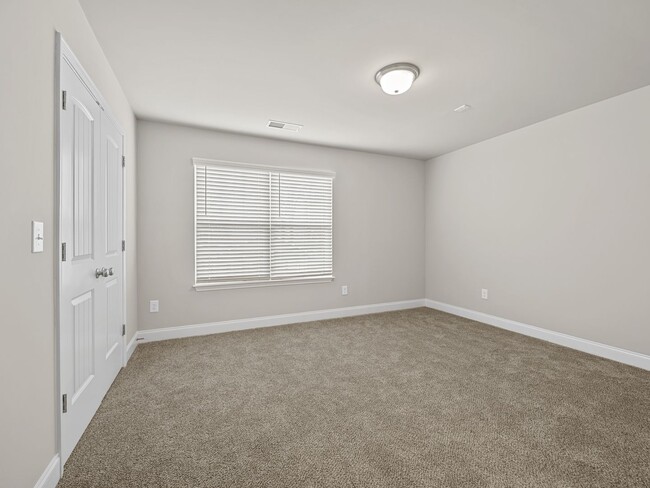 Building Photo - Charming two bedroom two and a half bathroom ready for you to call home!