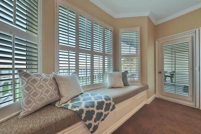 Building Photo - 157 Marine St