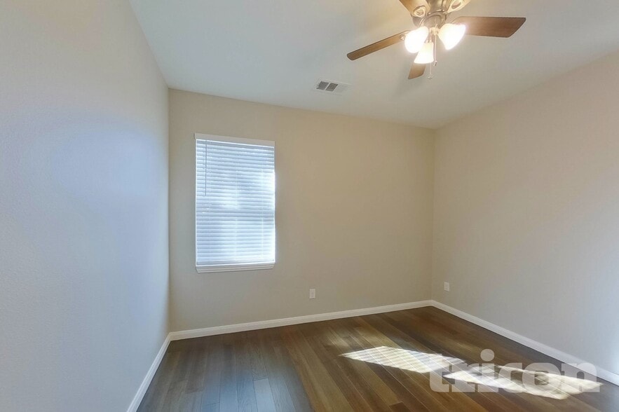 Building Photo - 714 Shady Meadow Ln