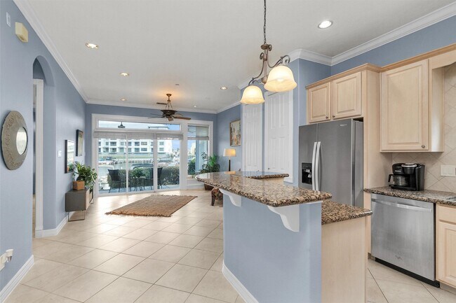 Building Photo - 168 Lake Point Blvd