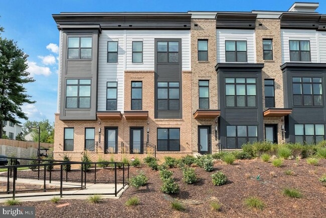 Building Photo - 2016 Tysons Ridgeline Rd