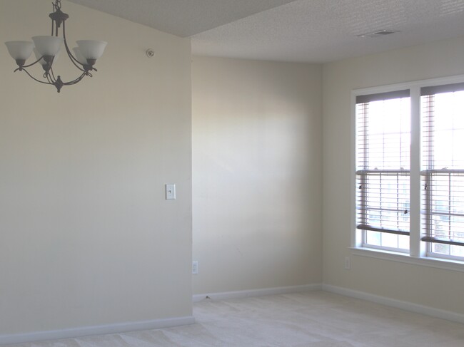 Dining space - 6118 Hedgecock Cir