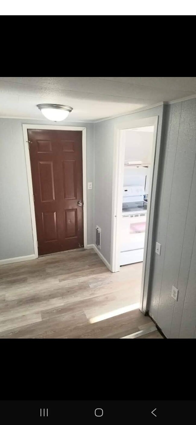 Building Photo - 400 W Main Ave