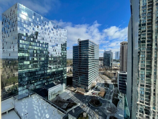 Building Photo - 2 Bedroom, 2 Bathroom Spacious Condo with Dining & Living Room within Heart of Buckhead