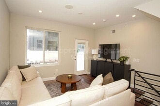 Building Photo - 1616 Cambridge St