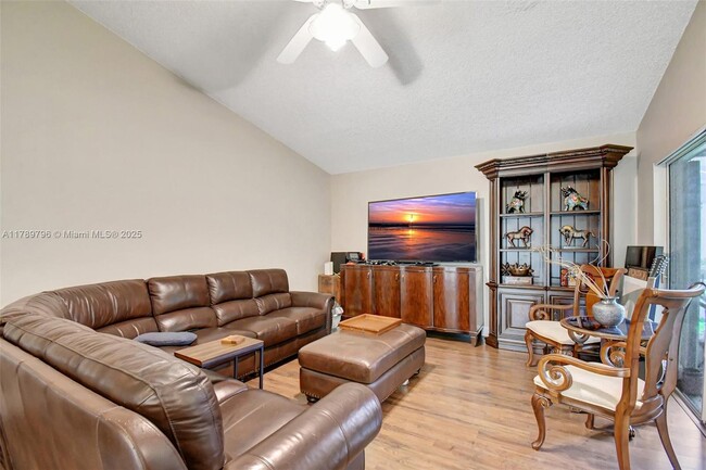 Building Photo - 303 E Riverbend Dr