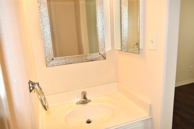 Building Photo - 15318 Ochre Leaf Trail