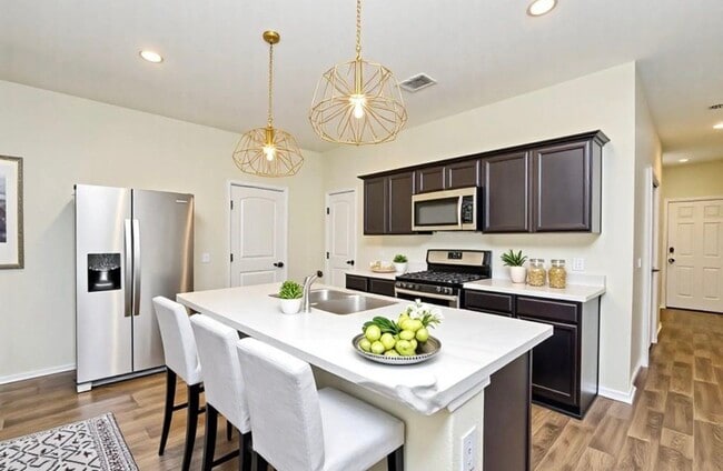 Building Photo - 21170 Alder Oaks Dr