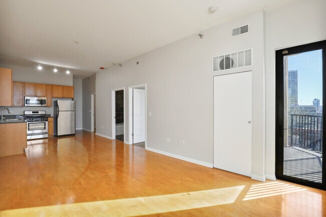 Building Photo - 1464 S Michigan Ave