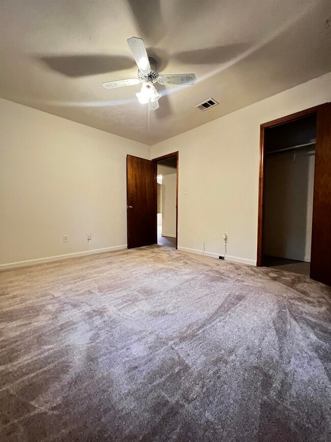 Building Photo - 5674 Lumberjack Ln