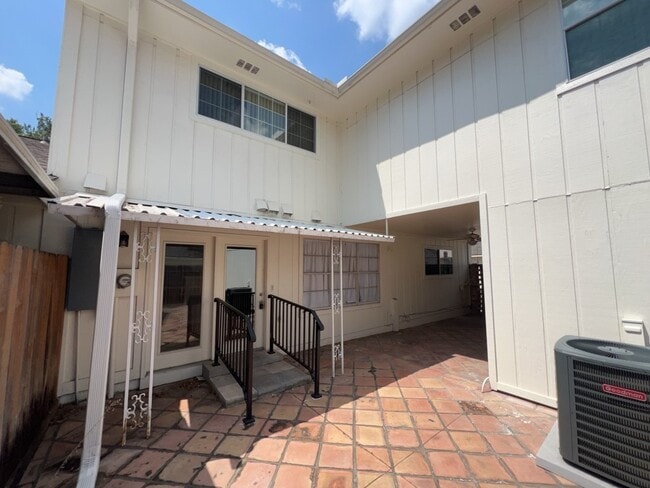 Building Photo - 2972 Gessner Rd