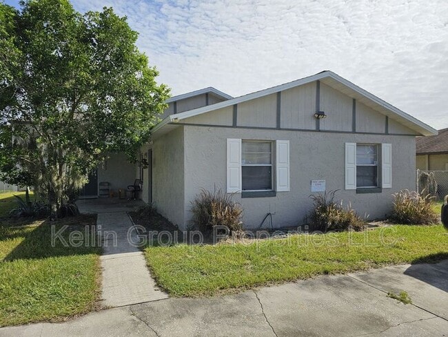 Building Photo - 2351 Chestnut Hills Dr