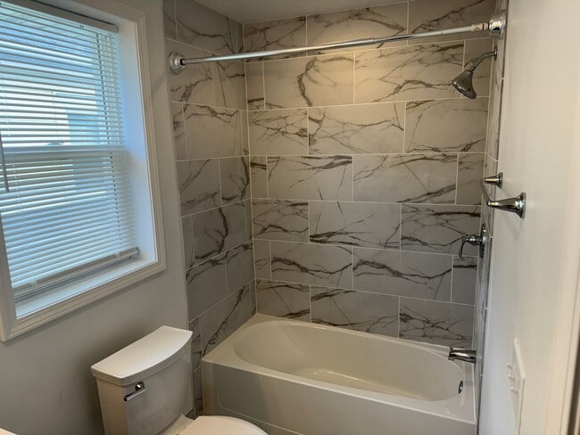 Building Photo - 4 BED, 3 BATH, Fully renovated Single Fami...