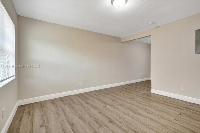Building Photo - 429 NW 9th Ave