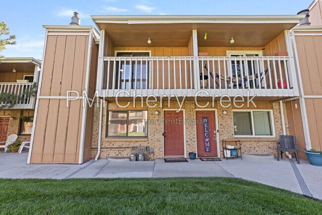 Building Photo - 554 Vance St