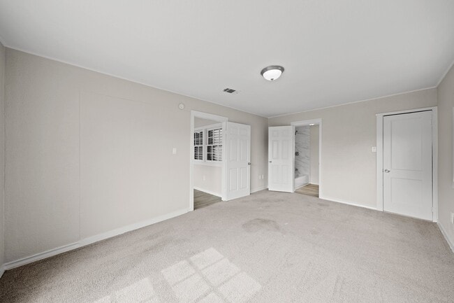 Building Photo - 904 Stubbs St