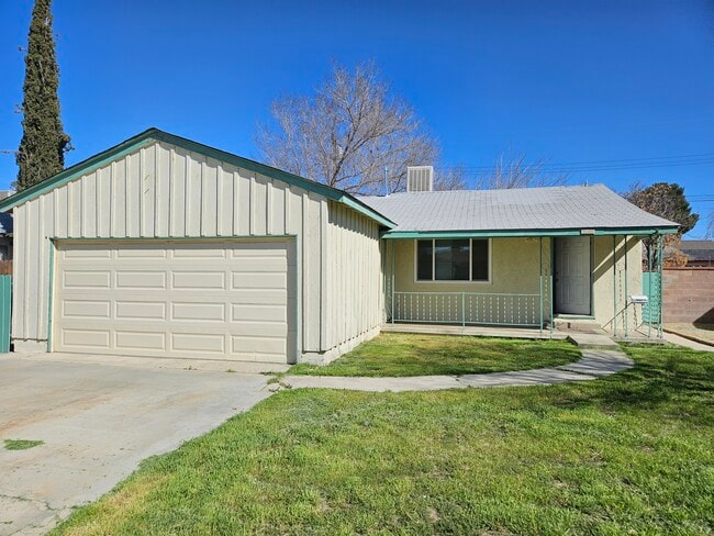 Building Photo - 45442-45412 12 St E